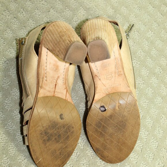 Donald J Pliner Women's 7.5M Light Tan Strappy 3" Stacked Heels - Picture 6 of 7